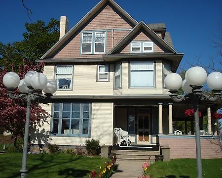 The Bridge Street Inn Charlevoix Εξωτερικό φωτογραφία