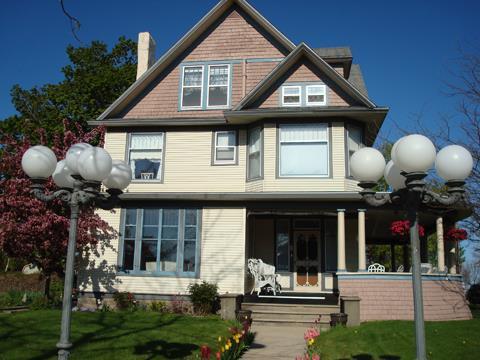 The Bridge Street Inn Charlevoix Εξωτερικό φωτογραφία
